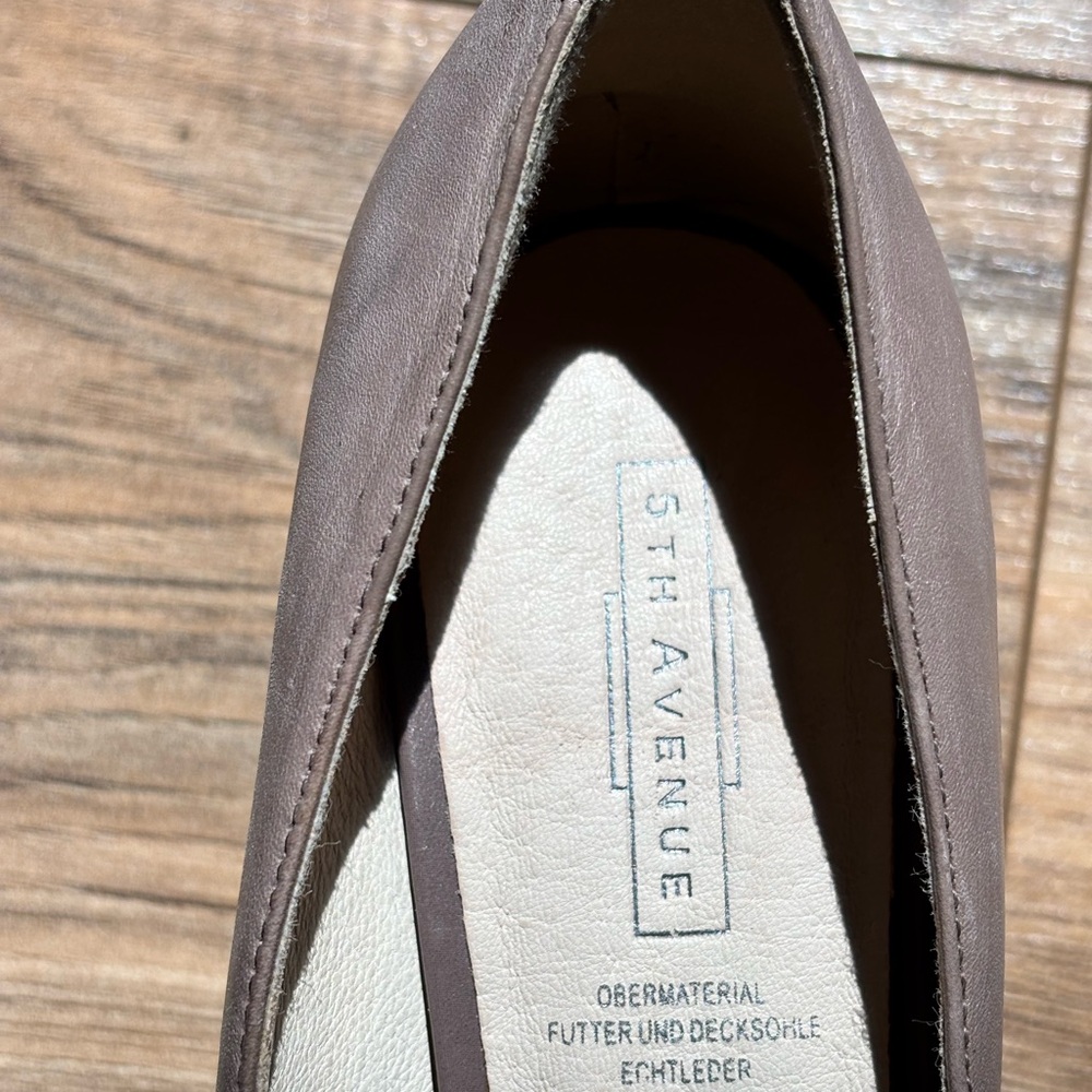 5th Avenue Women's Tan Pumps - Picture 6 of 6